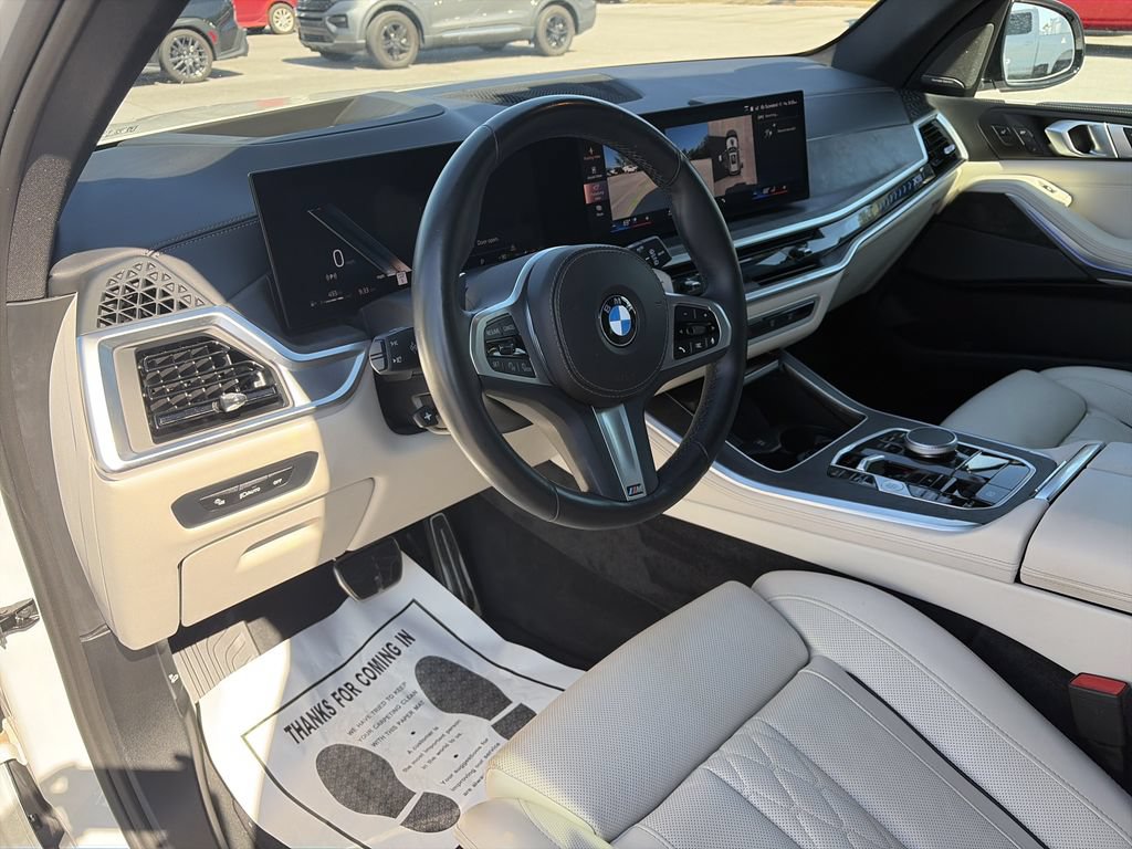 Used 2025 BMW X5 sDrive40i w/ M Sport Package RWD image 11