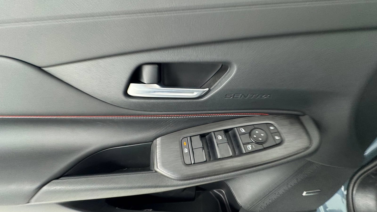 New 2026 Nissan Sentra SR w/ SR Premium Package FWD image 17