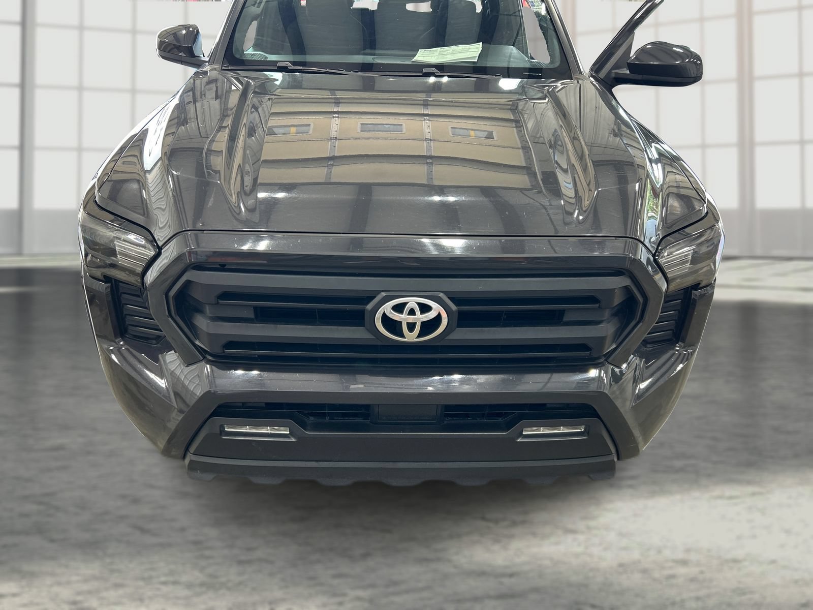 Used 2024 Toyota Tacoma SR5 AWD/4WD image 19
