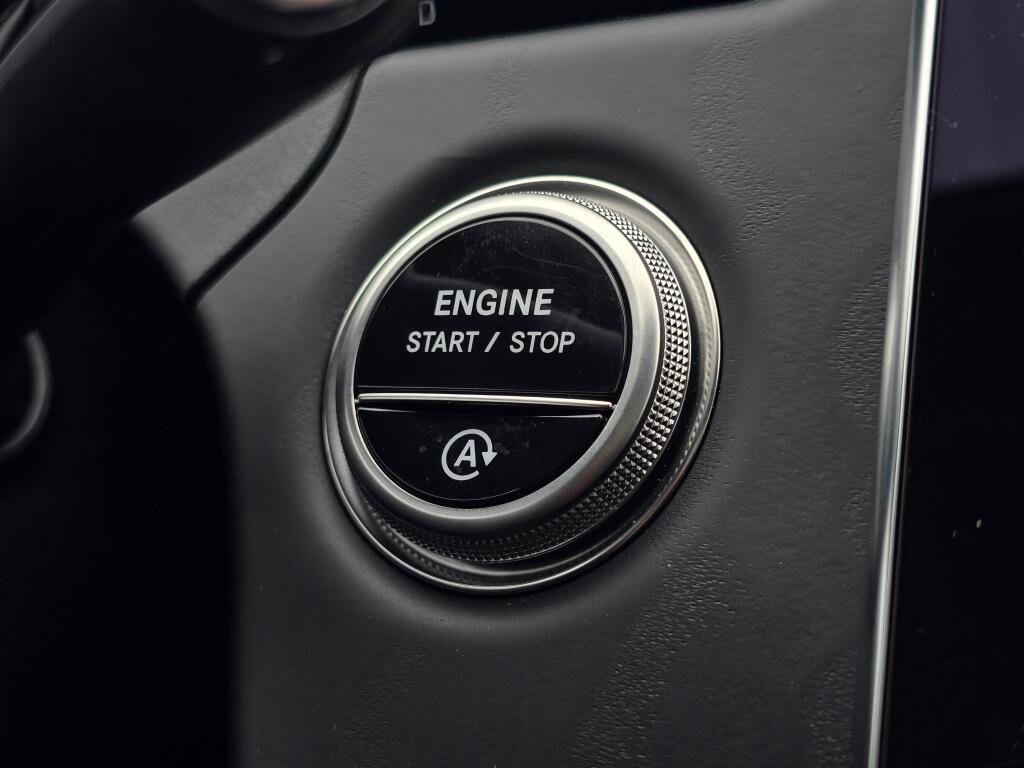 Used 2025 Mercedes-Benz E 350 4MATIC Sedan image 46