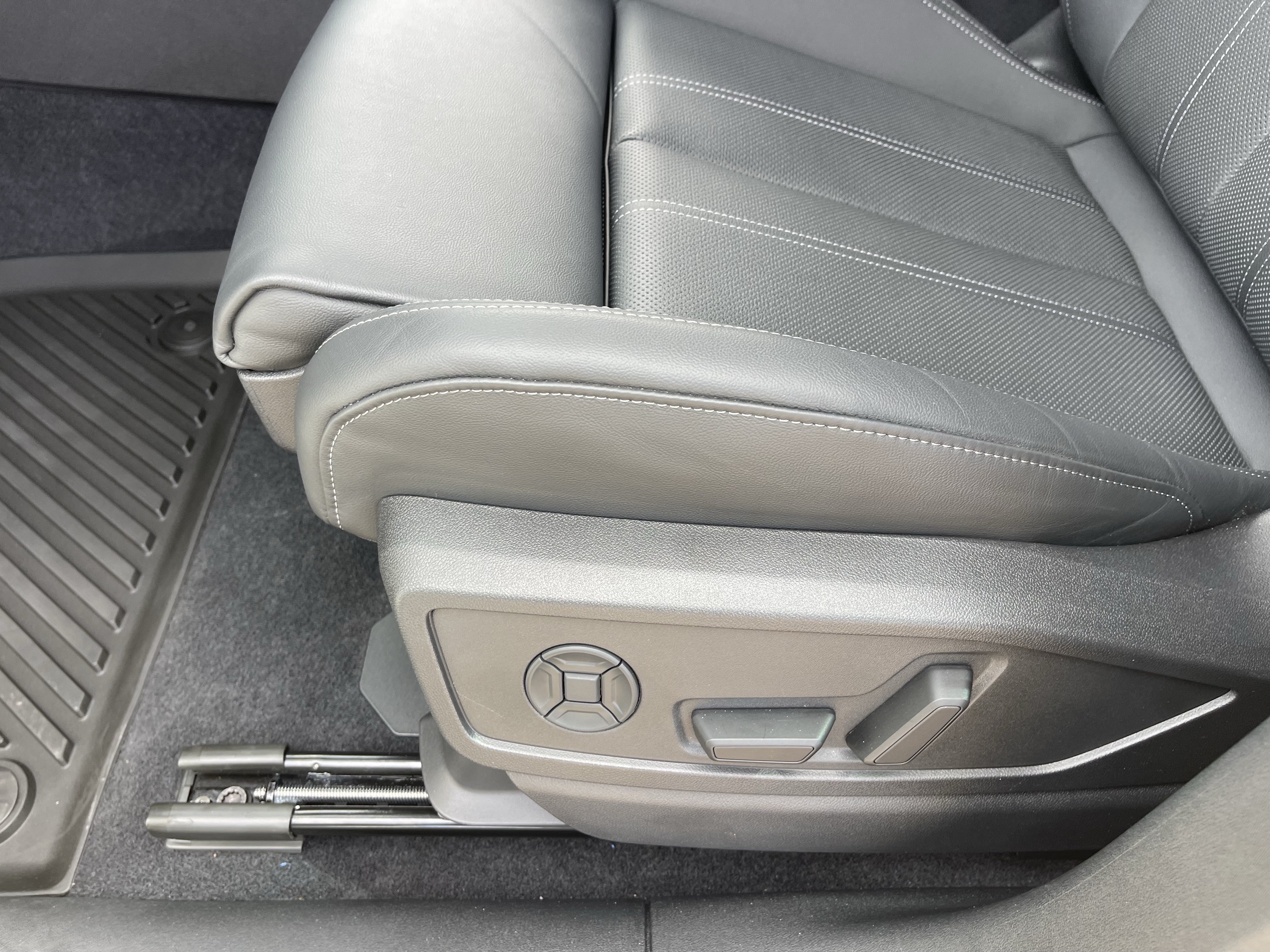 Used 2025 Audi Q5 Premium Plus AWD/4WD image 20