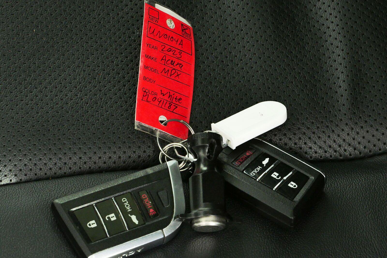 Used 2023 Acura MDX w/ Technology Package AWD/4WD image 38