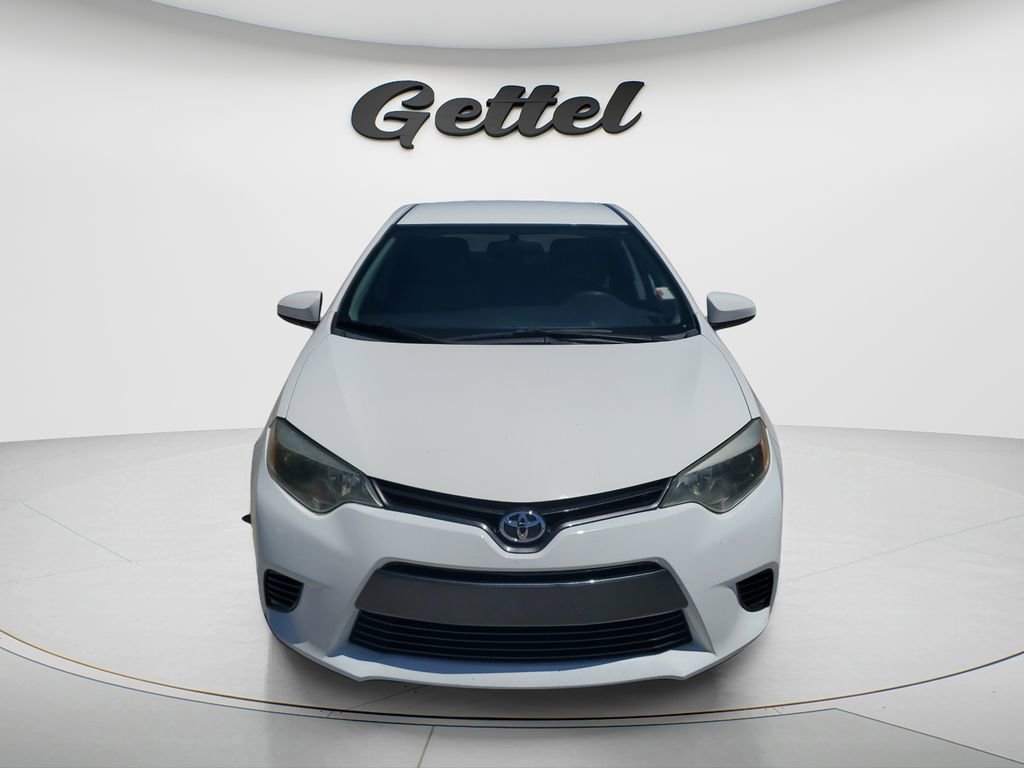 Used 2016 Toyota Corolla LE FWD image 2