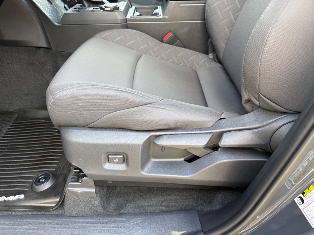 Certified 2025 Toyota Tacoma SR AWD/4WD image 12