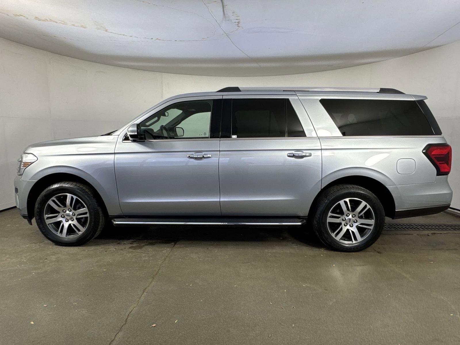 Used 2022 Ford Expedition Max Limited image 29