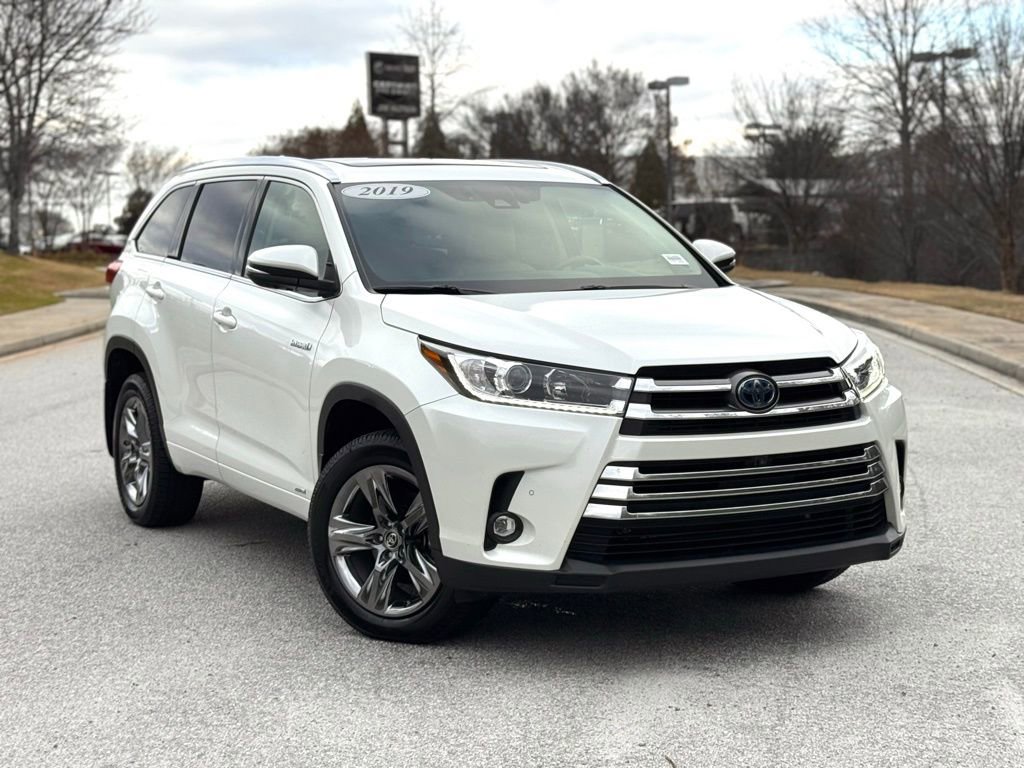 Used 2019 Toyota Highlander Limited Platinum image 2