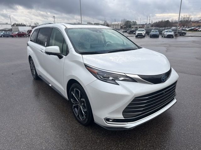 Used 2025 Toyota Sienna Platinum image 7