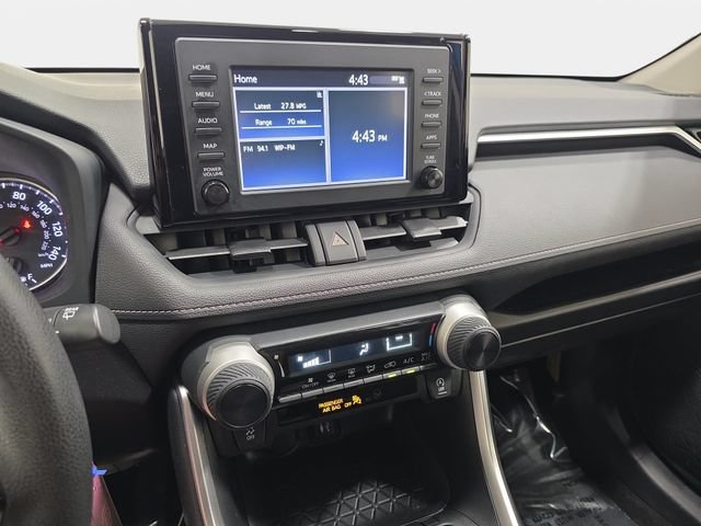 Used 2019 Toyota RAV4 LE w/ All Weather Liner Package AWD/4WD image 17