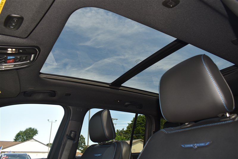 Used 2023 Jeep Grand Cherokee Trailhawk AWD/4WD image 15
