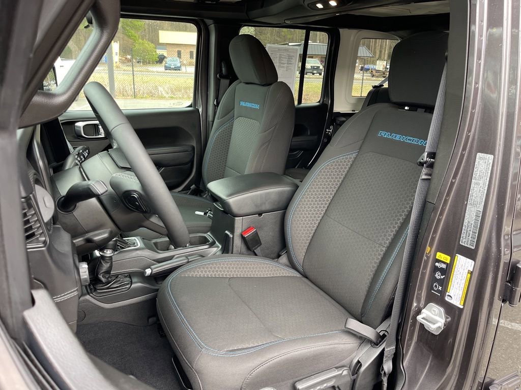 Certified 2025 Jeep Wrangler Unlimited Rubicon 4xe w/ Safety Group image 18