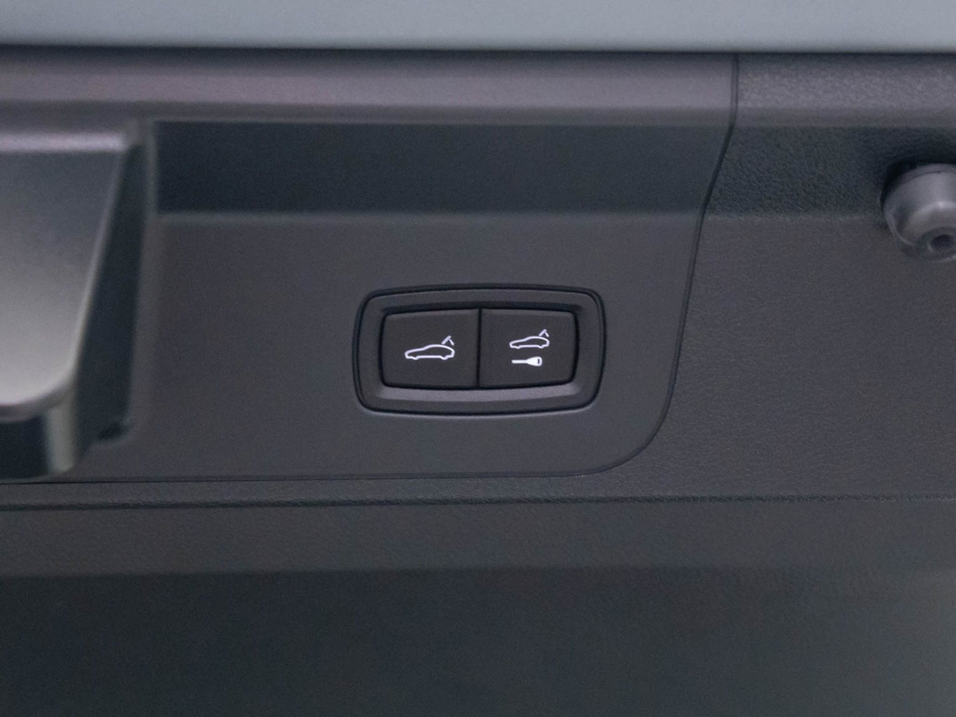 Certified 2022 Porsche Panamera 4 Platinum Edition image 33