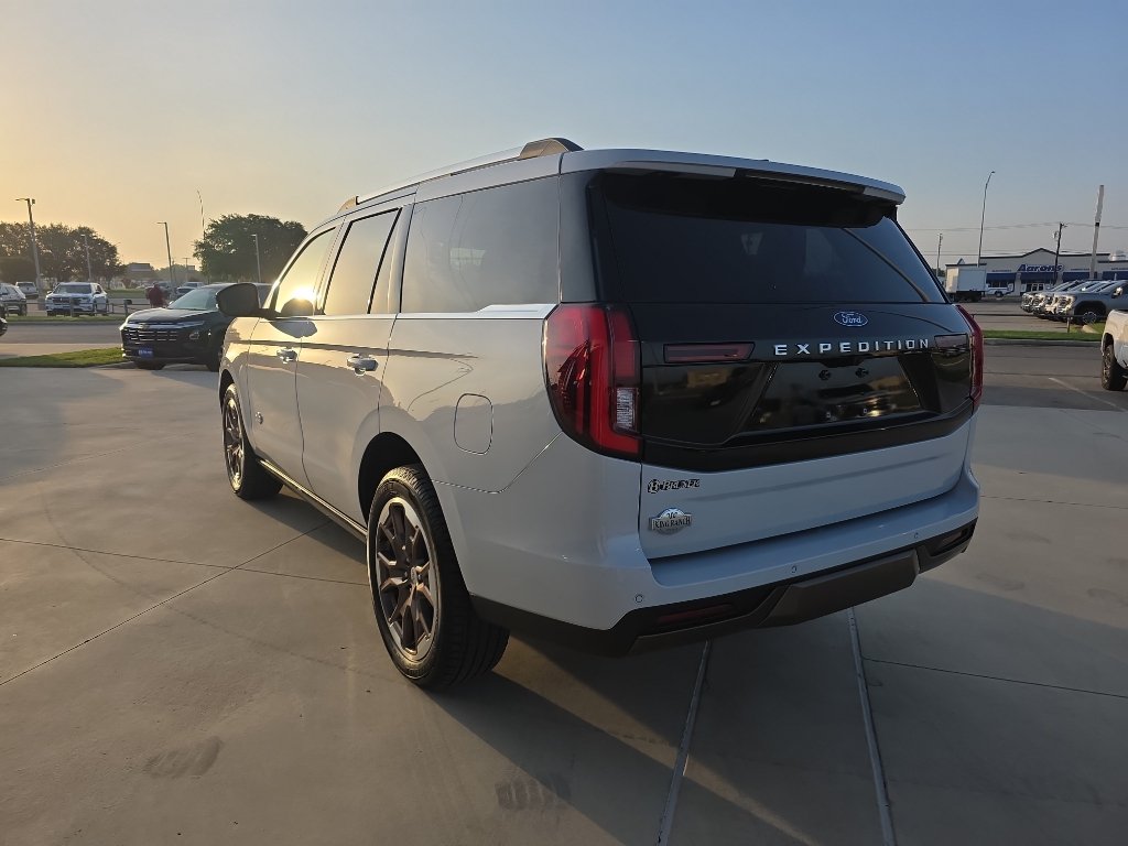 Used 2025 Ford Expedition King Ranch AWD/4WD image 17
