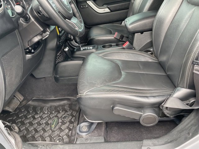 Used 2017 Jeep Wrangler Unlimited Sahara w/ Dual Top Group image 15