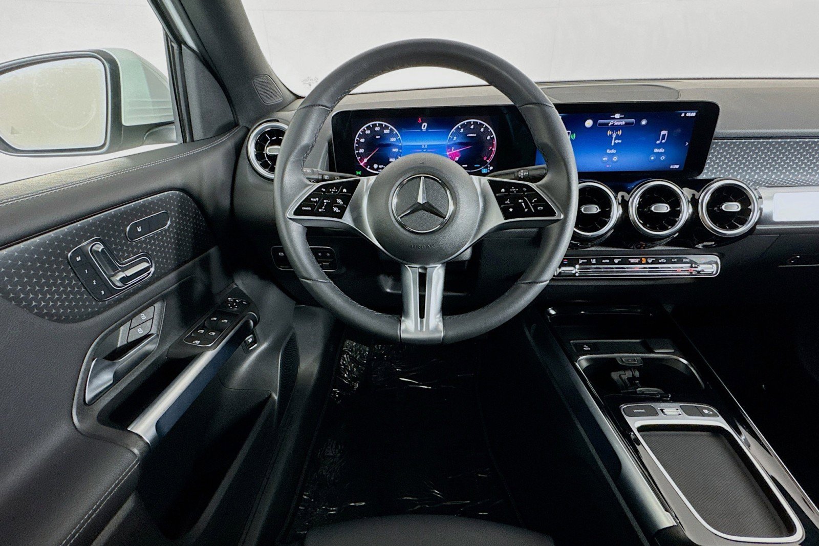 Certified 2026 Mercedes-Benz GLB 250 image 4