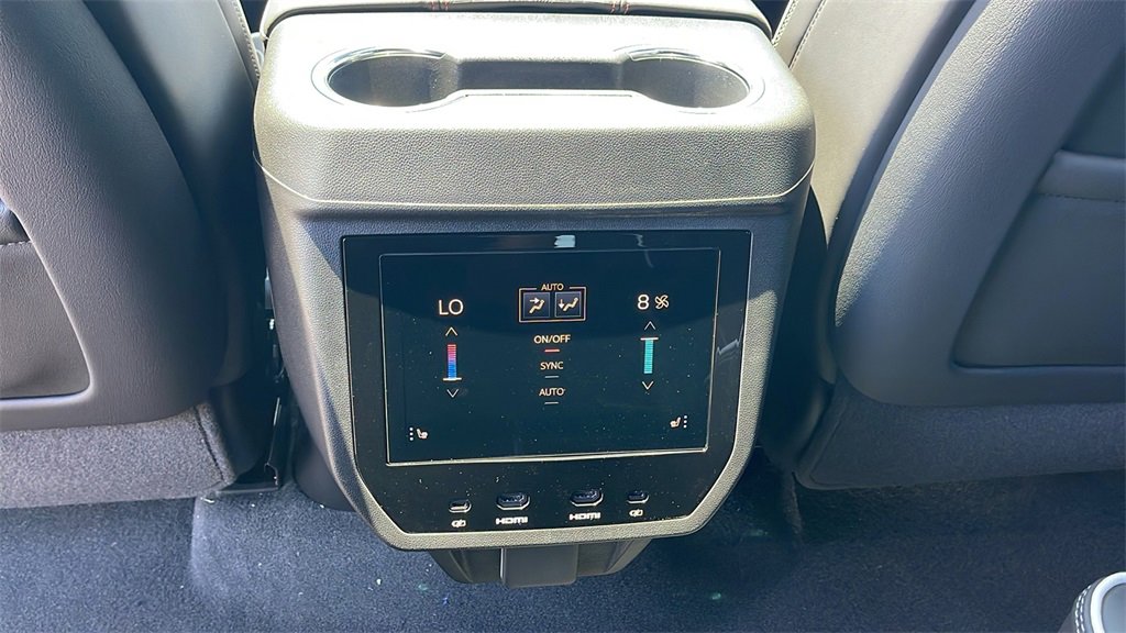 New 2025 GMC Yukon XL AT4 Ultimate image 17