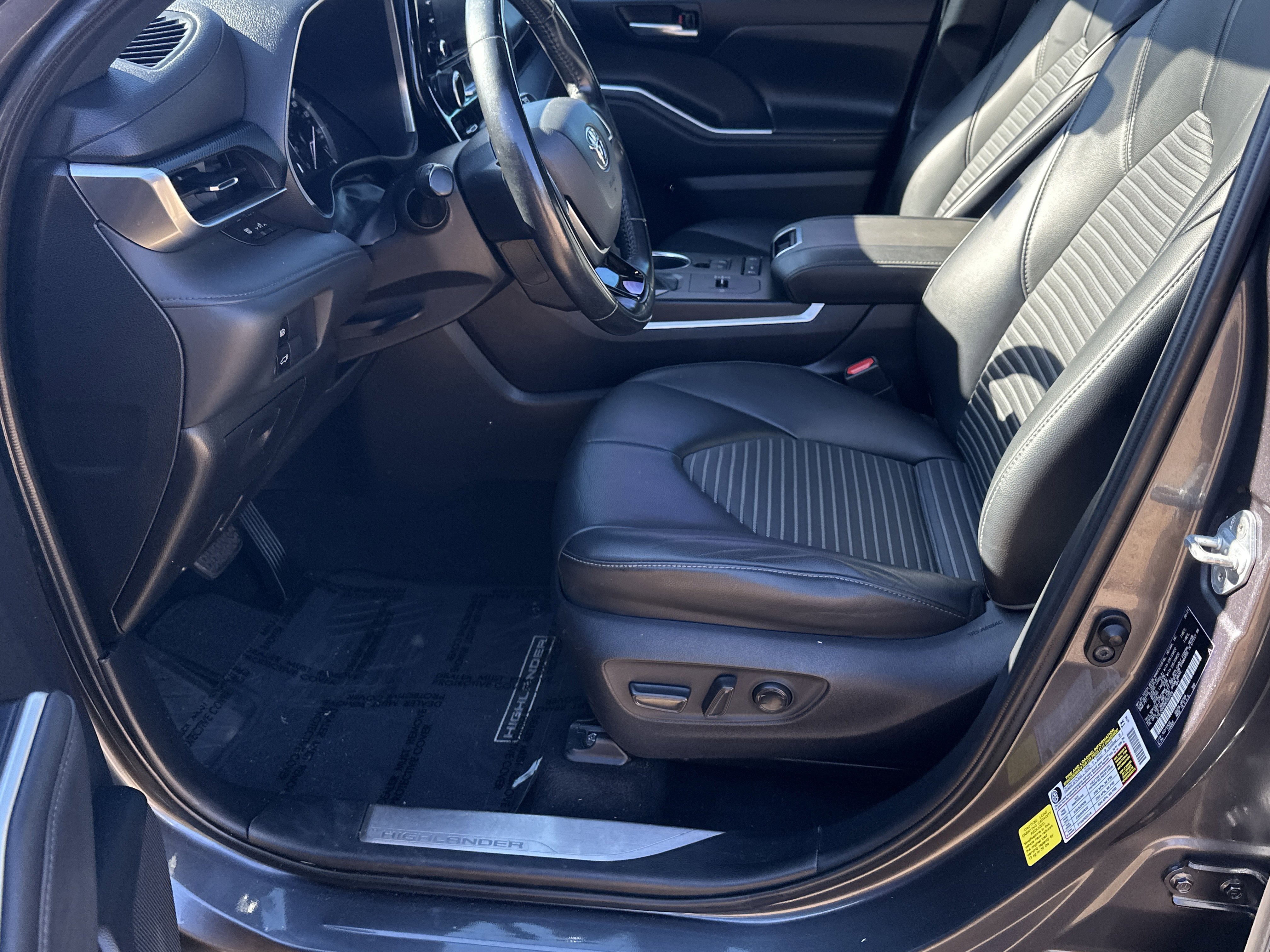 Used 2021 Toyota Highlander XSE image 9