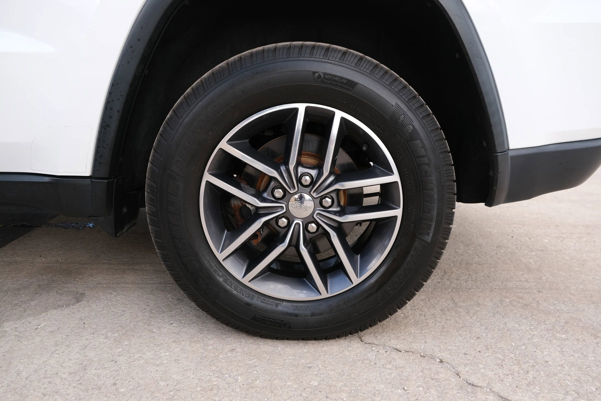 Used 2017 Jeep Grand Cherokee Limited w/ Trailer Tow Group IV RWD image 15