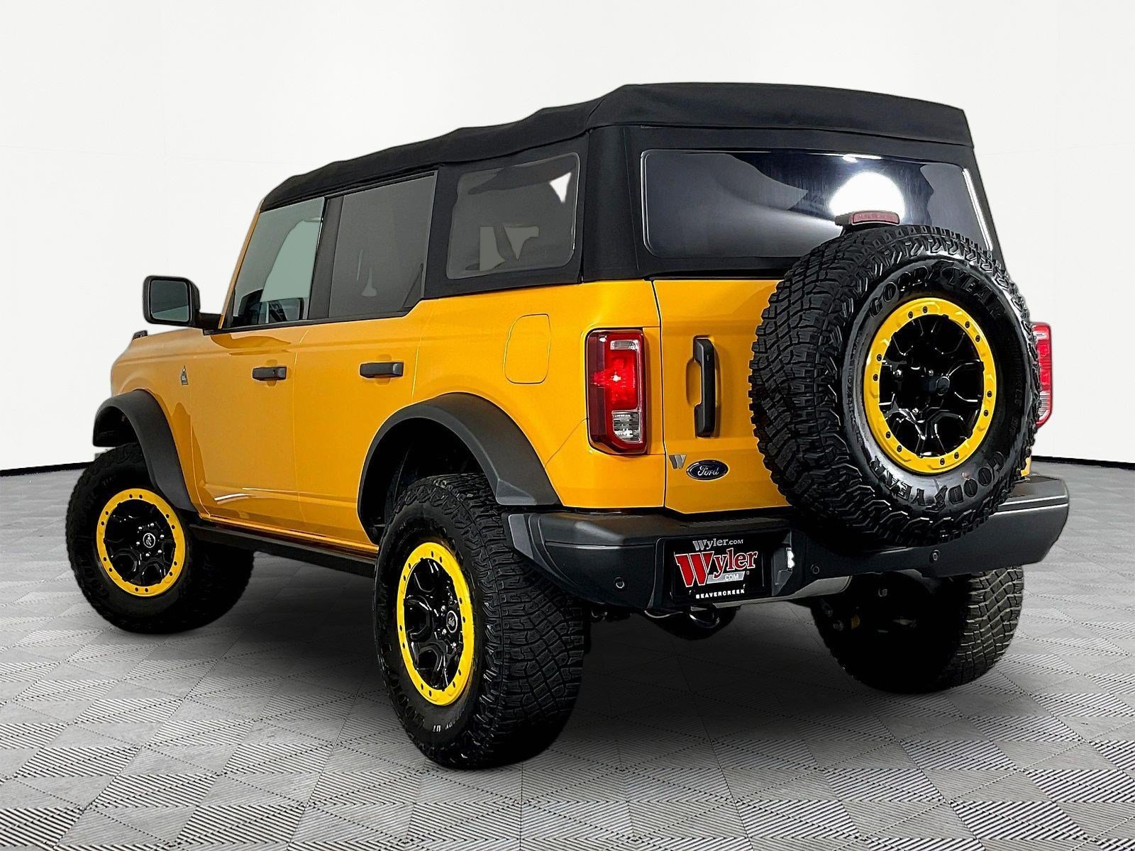 Used 2022 Ford Bronco Black Diamond w/ Sasquatch Package AWD/4WD image 4
