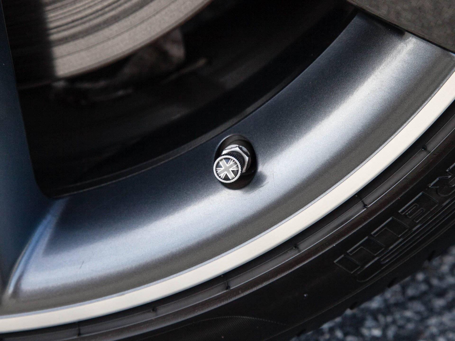 Used 2015 Jaguar F-TYPE S image 12