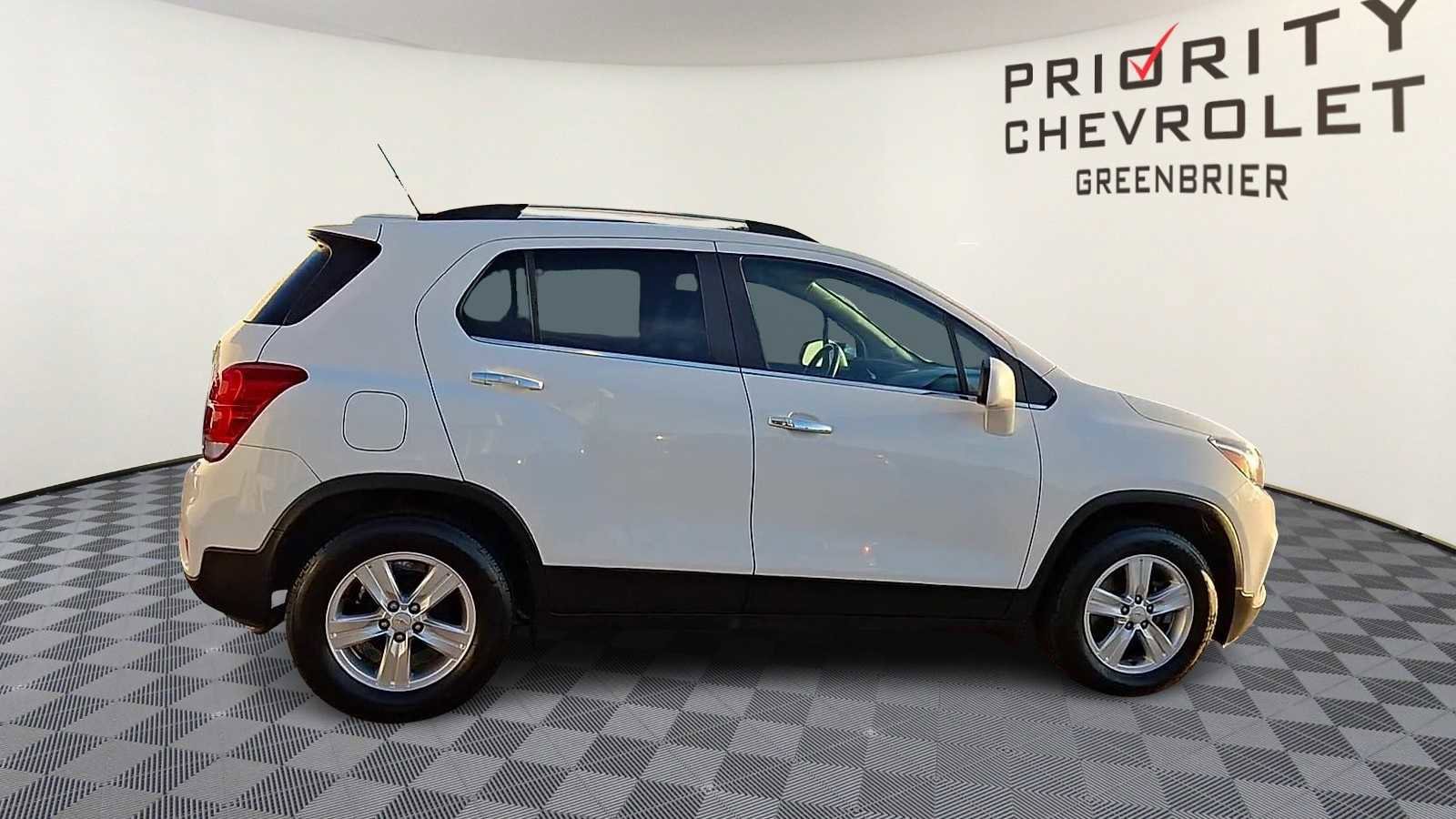 Certified 2019 Chevrolet Trax LT w/ LT Convenience Package image 9
