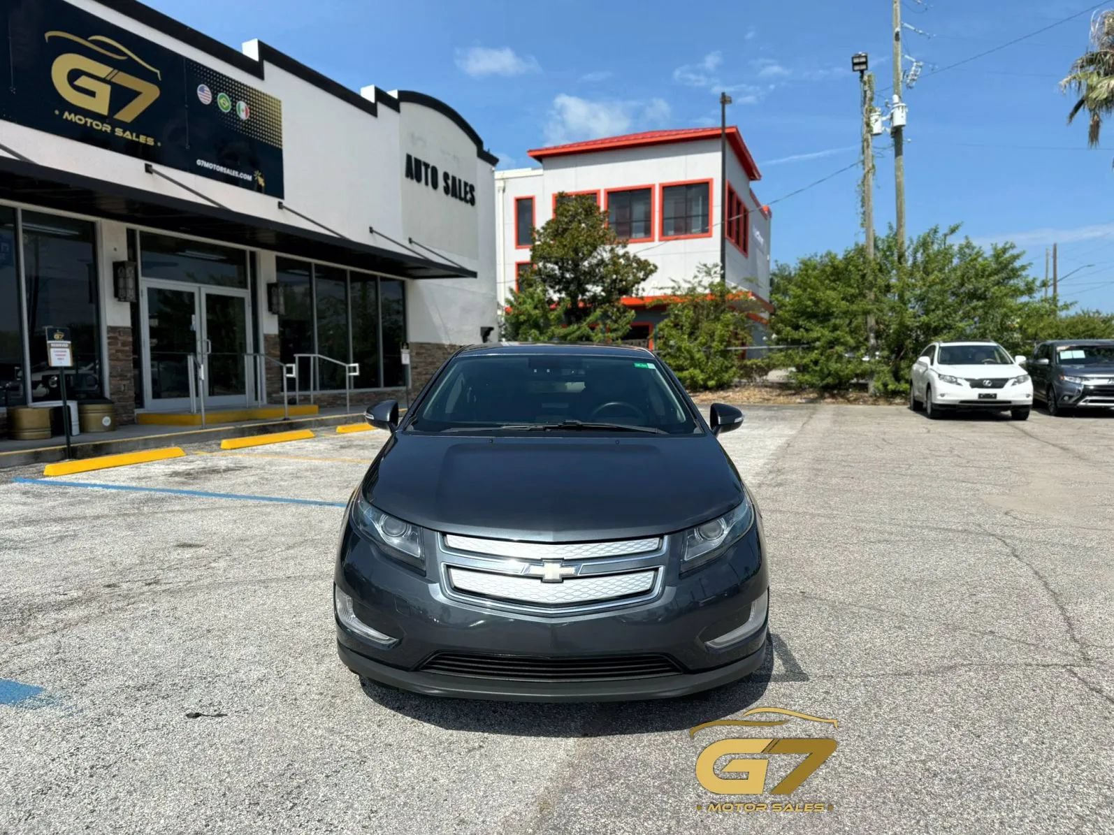 Used 2013 Chevrolet Volt Premium w/ Premium Trim Package FWD image 2