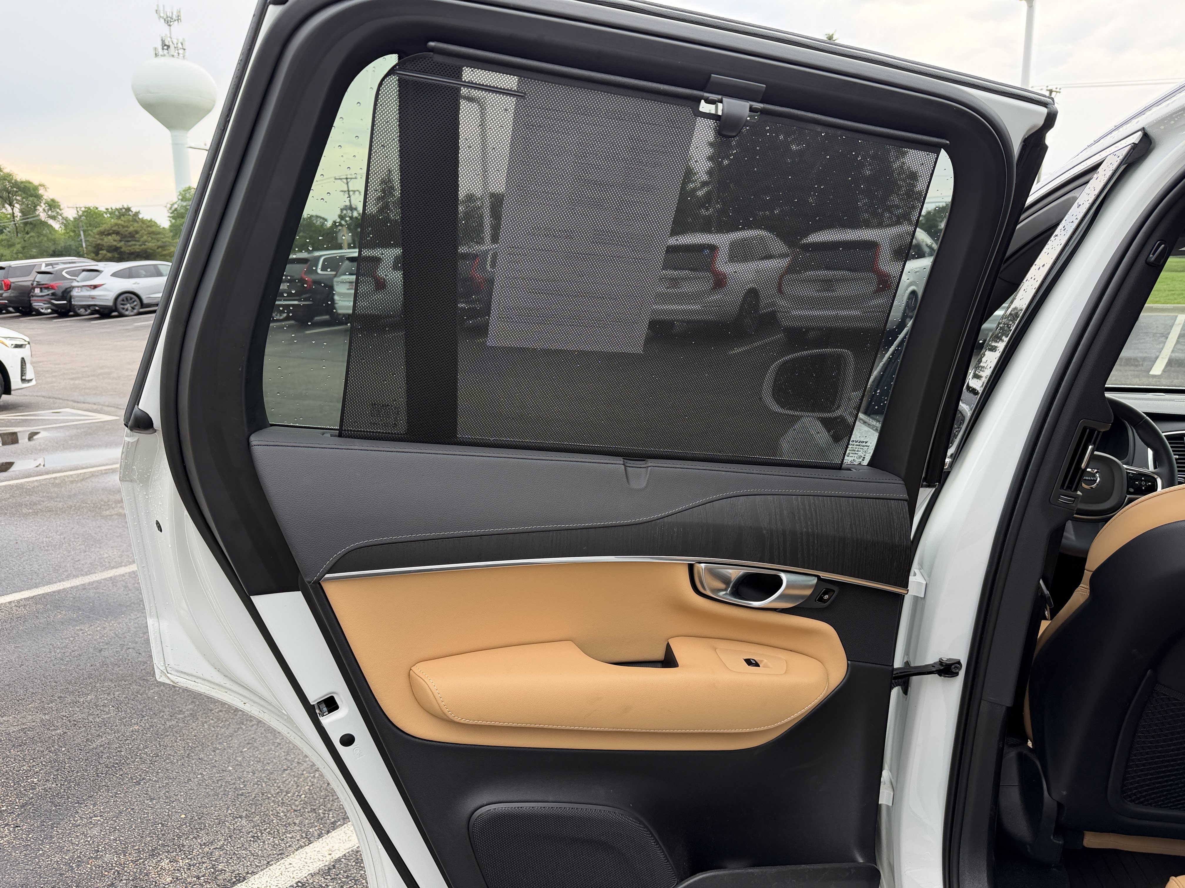 Certified 2024 Volvo XC90 B6 Ultimate w/ Protection Package Premier AWD/4WD image 10