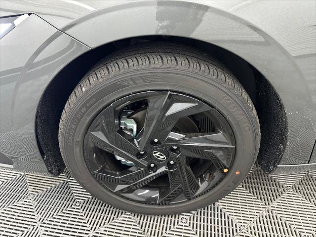 New 2026 Hyundai Elantra SEL Sport FWD image 11