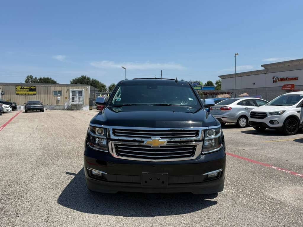 Used 2019 Chevrolet Suburban Premier RWD image 4