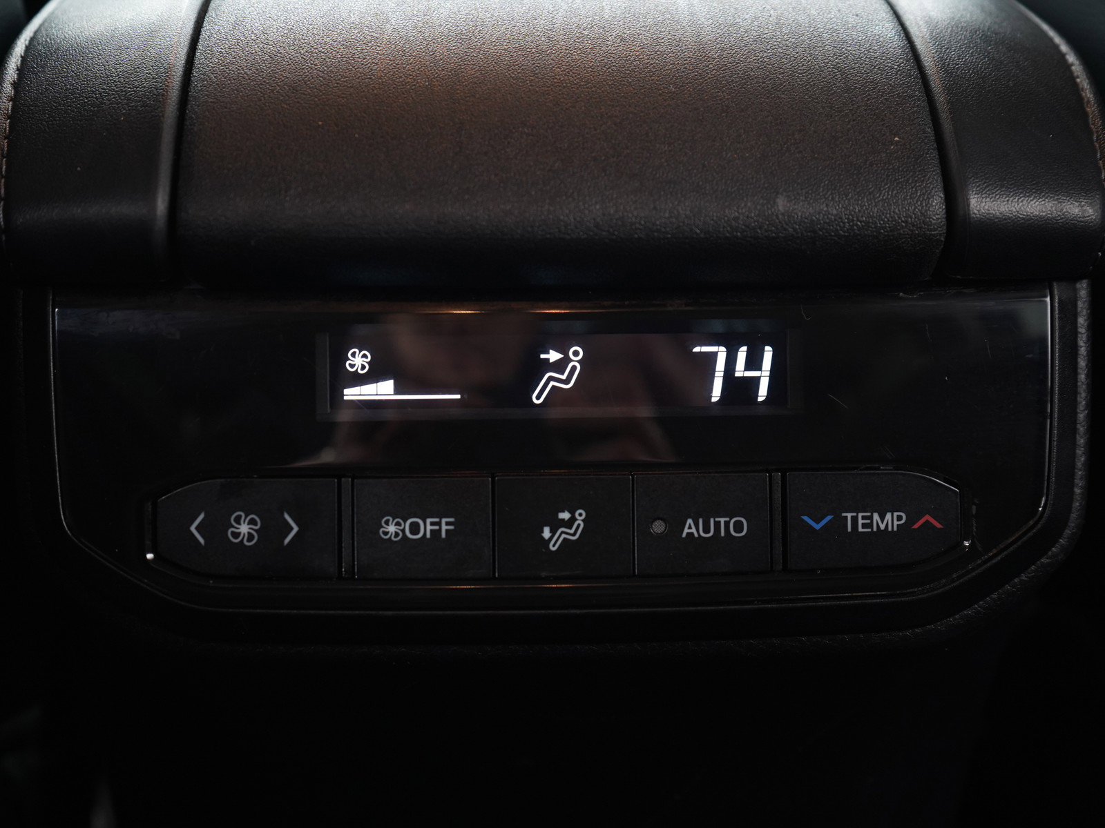 Used 2023 Toyota Highlander XLE image 22