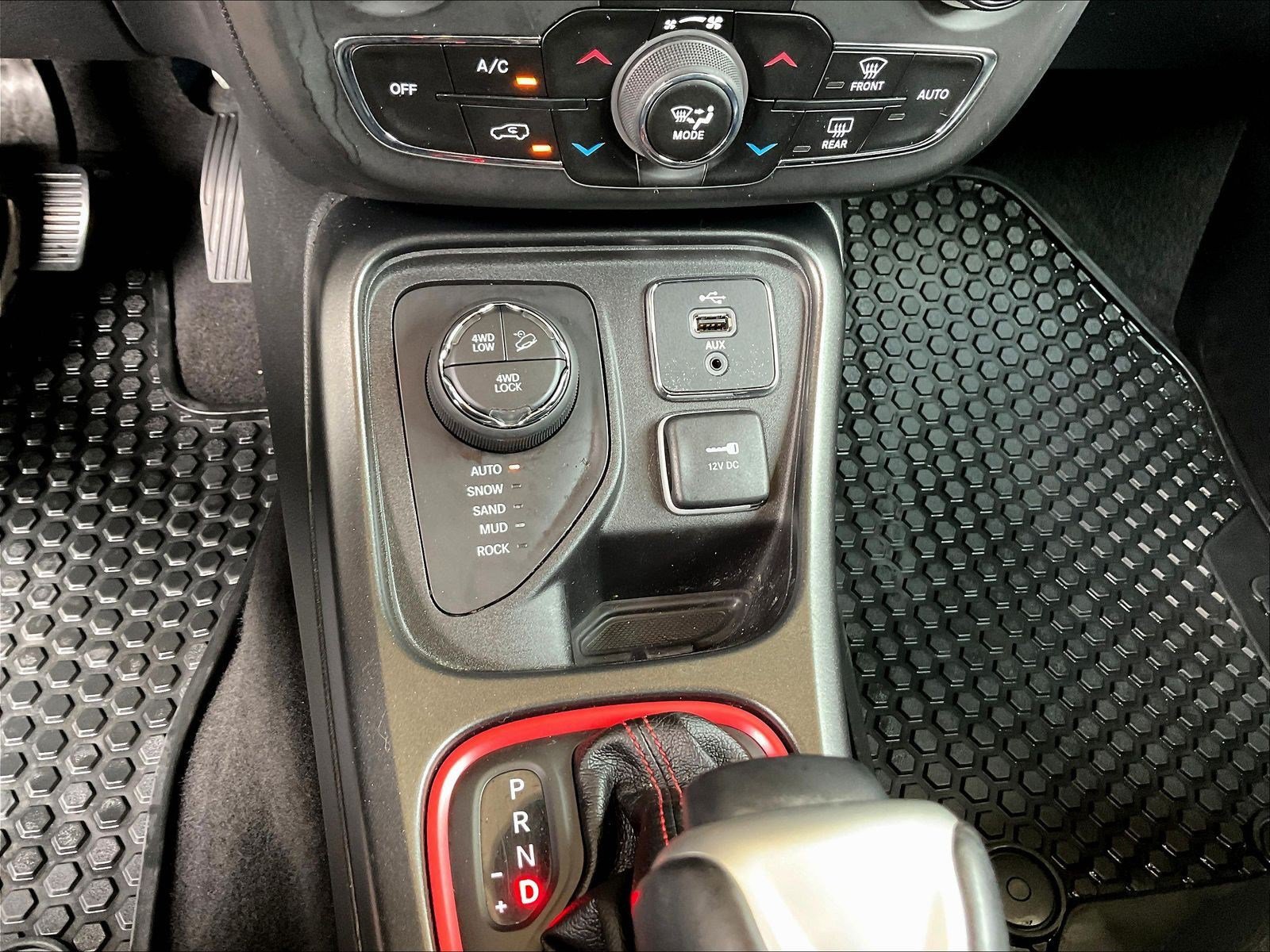 Used 2018 Jeep Compass Trailhawk w/ Leather Interior Group AWD/4WD image 15