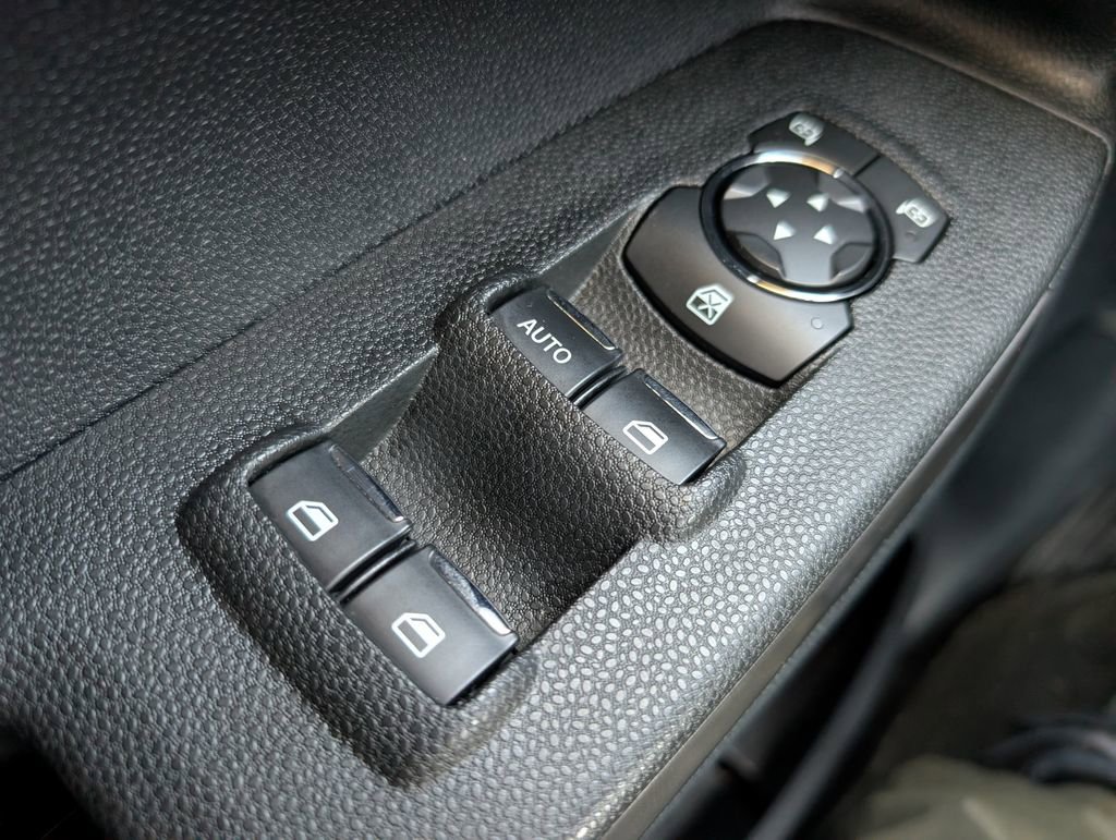 Used 2020 Ford EcoSport SE w/ SE Convenience Package image 36