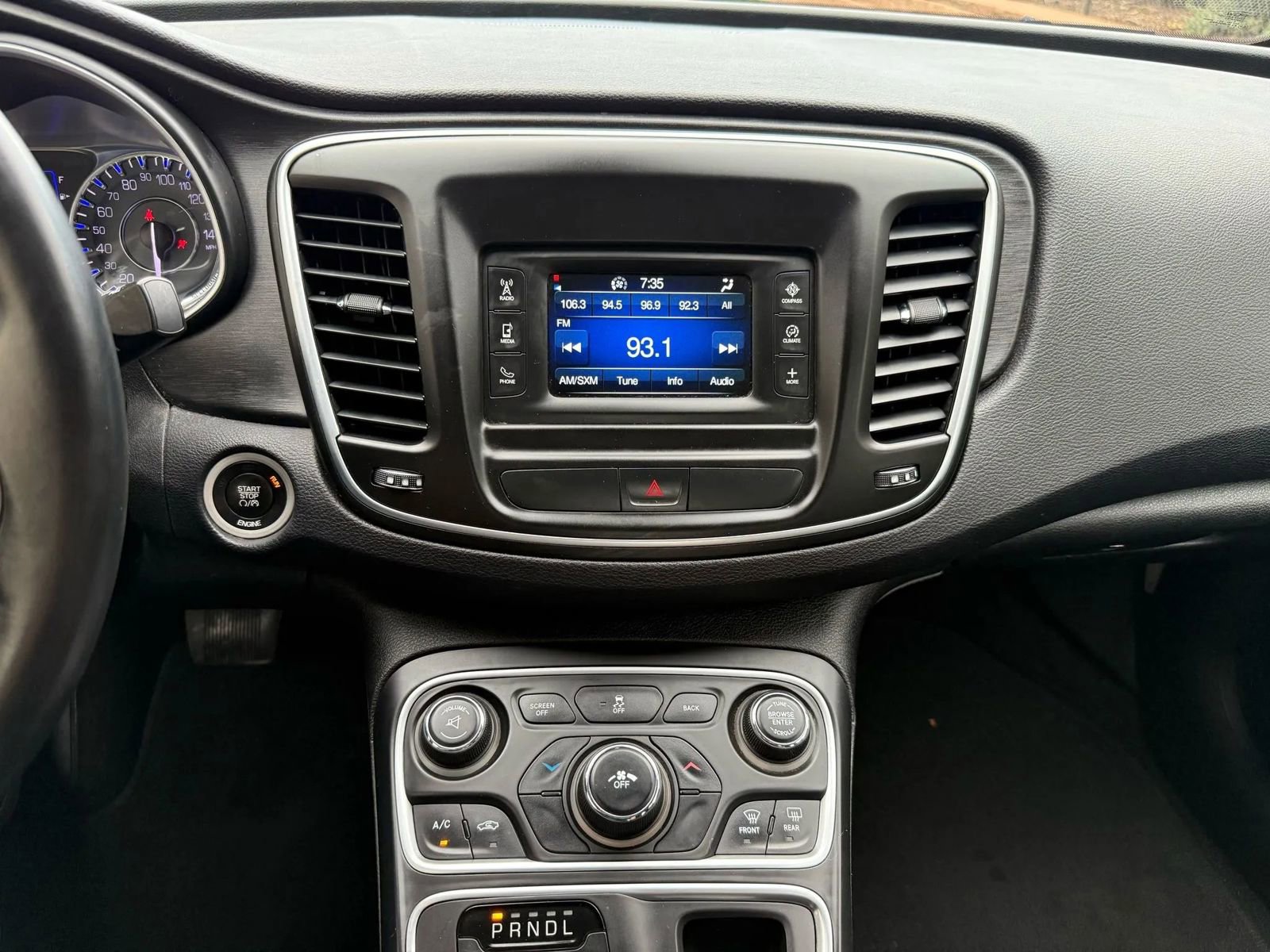 Used 2015 Chrysler 200 Limited w/ Convenience Group image 21