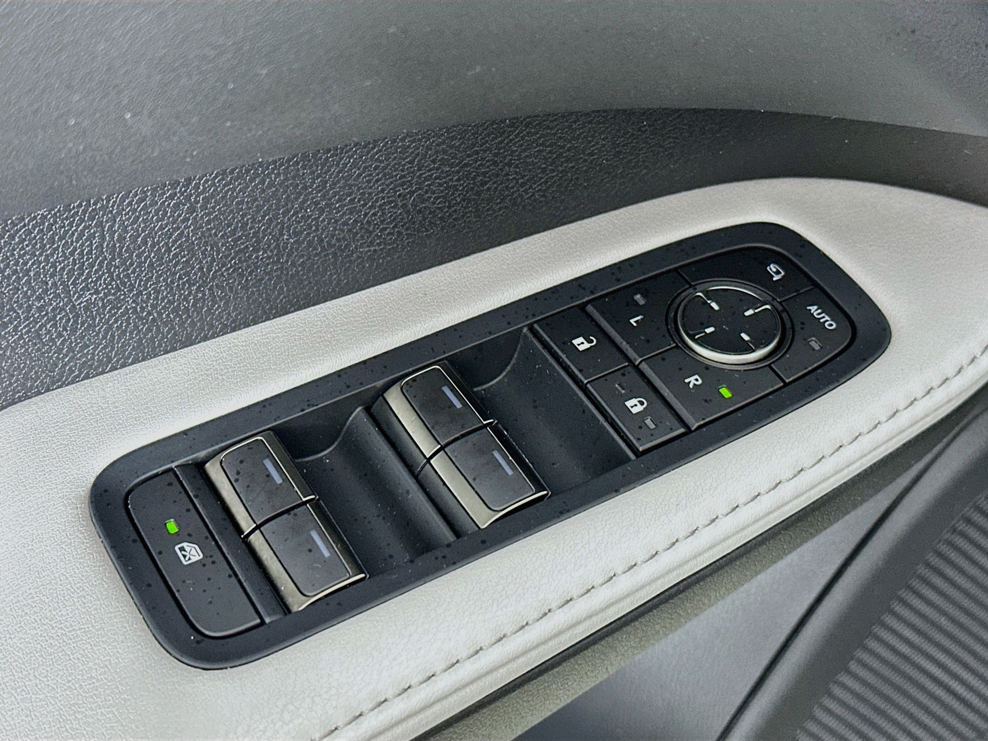Used 2026 Lexus RX 350 Premium w/ Convenience Package FWD image 17
