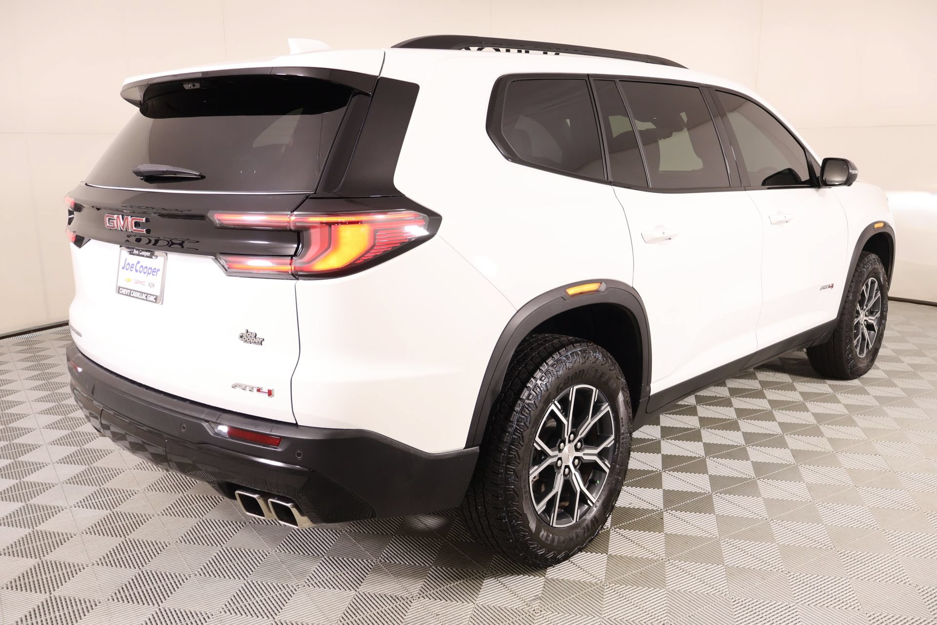 Used 2026 GMC Acadia AT4 w/ Luxury Package AWD/4WD image 24