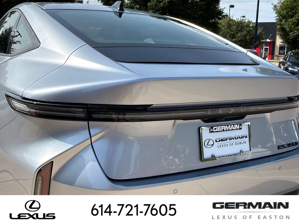 New 2026 Lexus ES 350e w/ Convenience Package FWD image 8