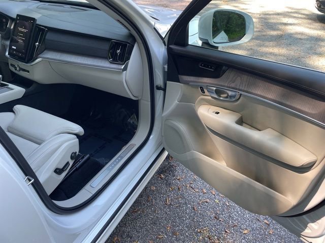 Certified 2026 Volvo XC90 B6 Ultra AWD/4WD image 14
