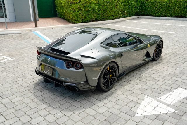 Used 2020 Ferrari 812 Superfast RWD image 30