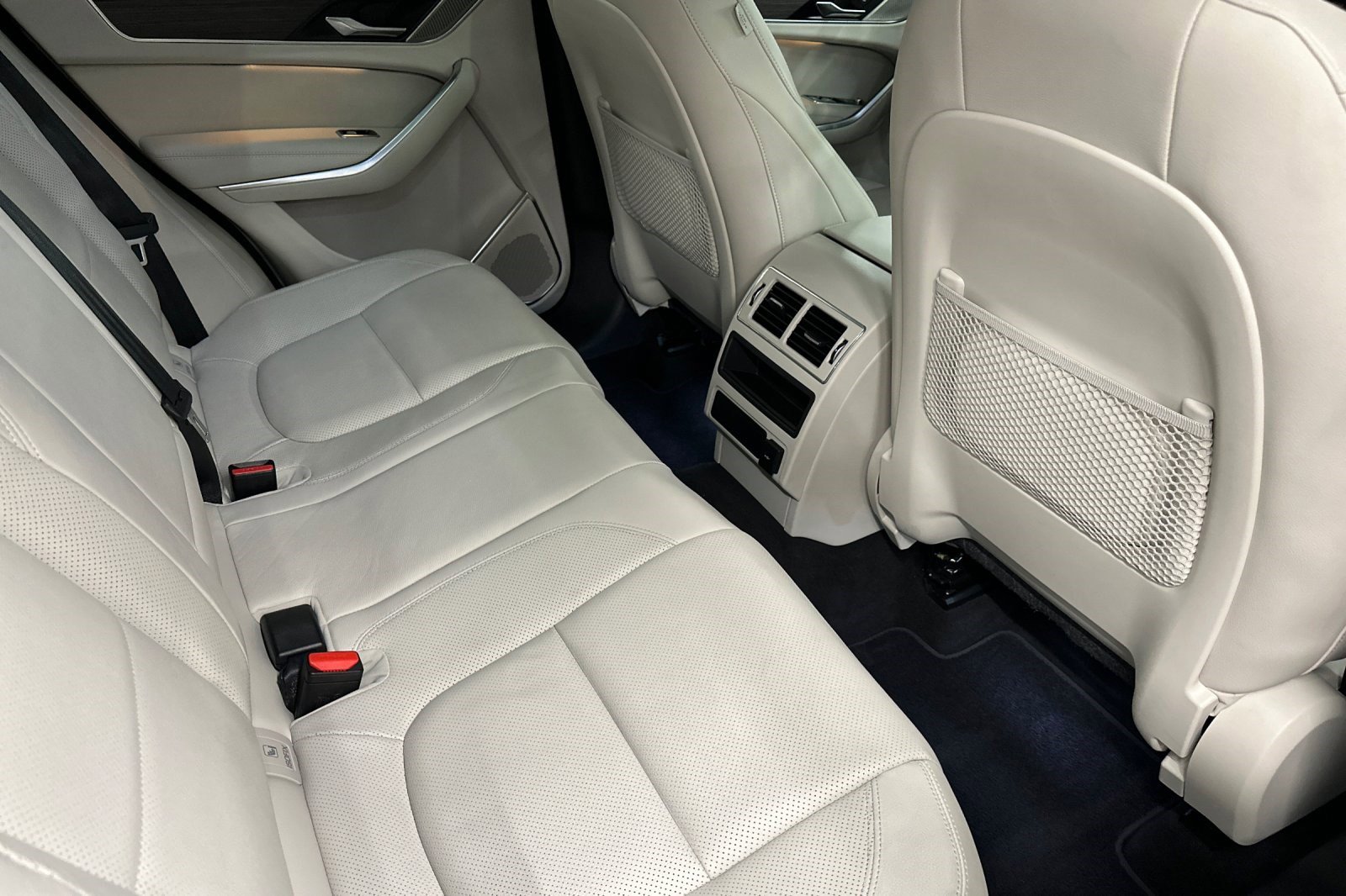 Used 2022 Jaguar F-PACE S image 30