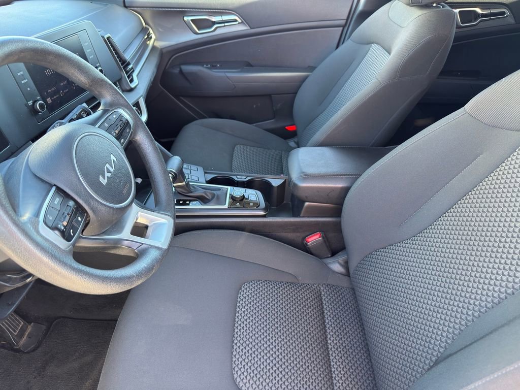 Used 2024 Kia Sportage LX image 10