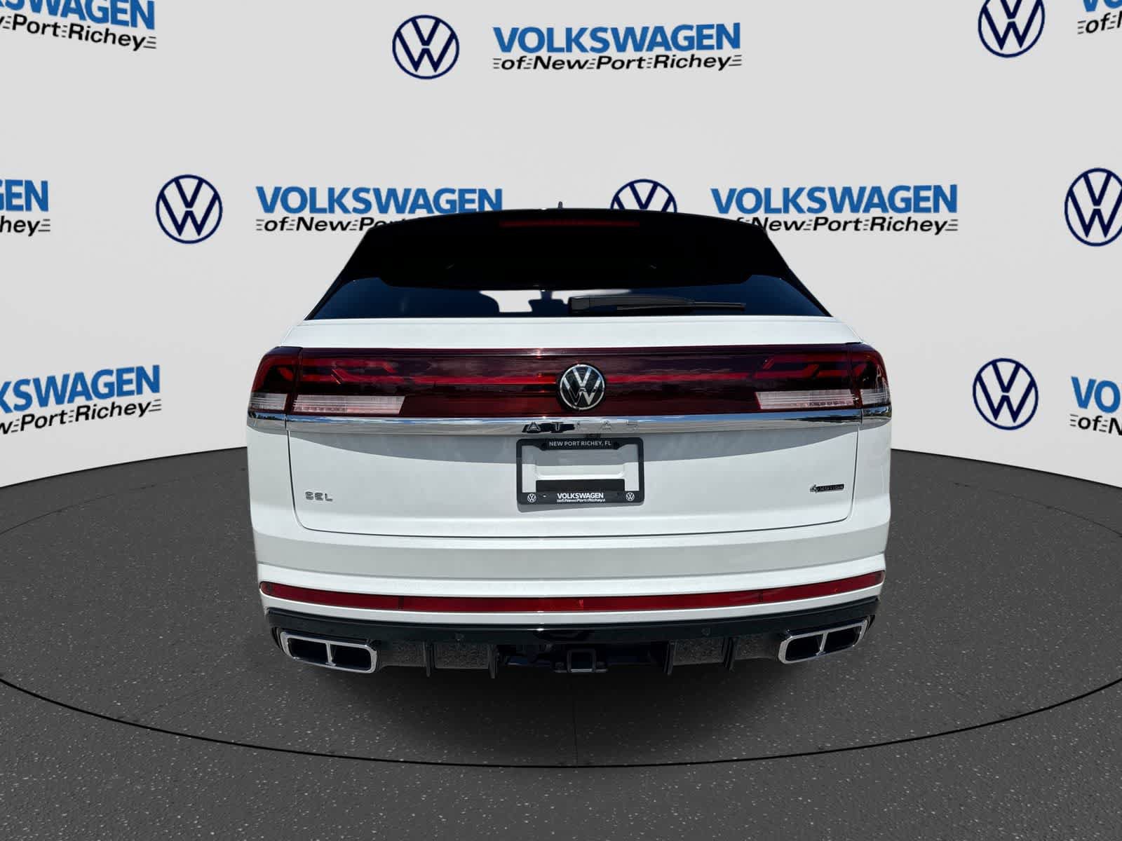Certified 2024 Volkswagen Atlas Cross Sport SEL Premium R-Line AWD/4WD image 5