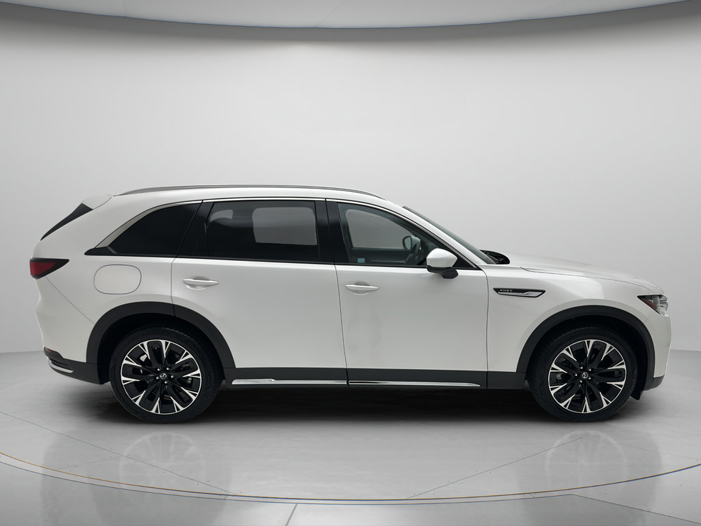 Used 2024 MAZDA CX-90 Plug-In Hybrid w/ Premium Pkg AWD/4WD image 4