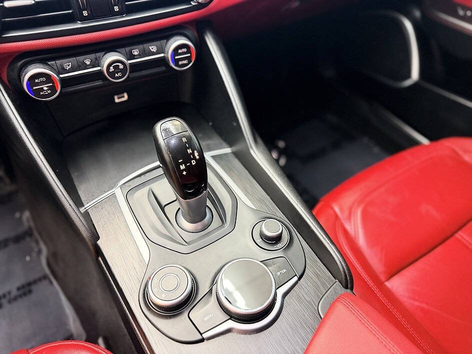 Used 2018 Alfa Romeo Giulia RWD image 13
