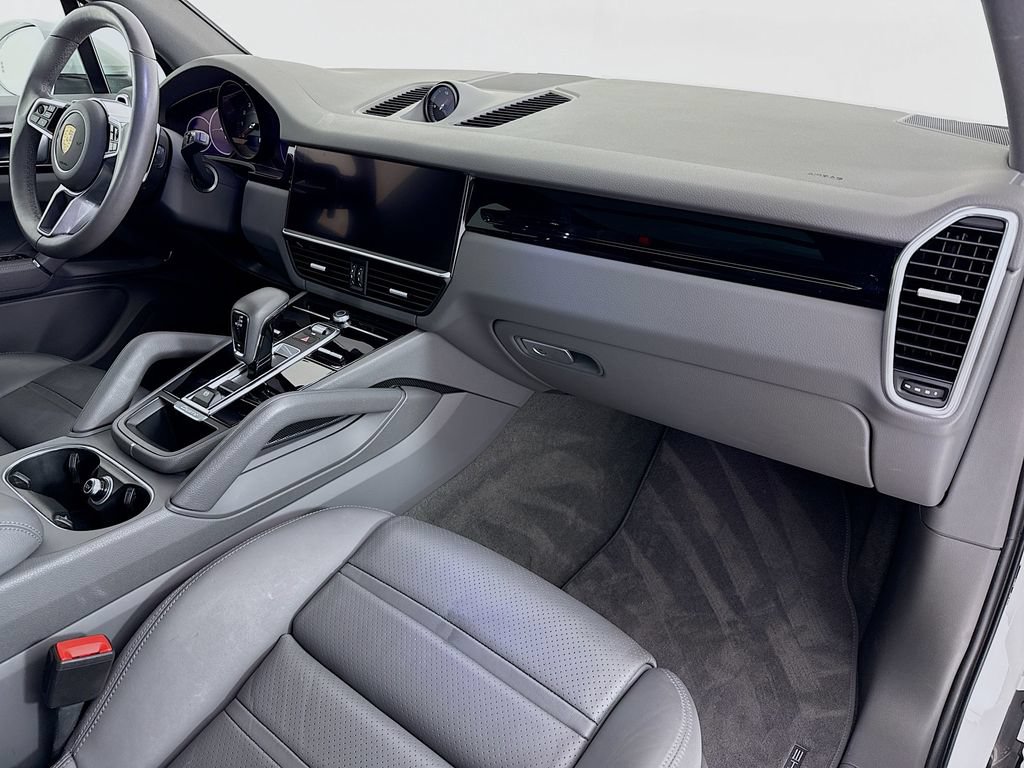 Certified 2023 Porsche Cayenne AWD/4WD image 30