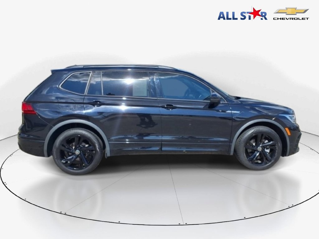 Used 2024 Volkswagen Tiguan SE R-Line FWD image 4