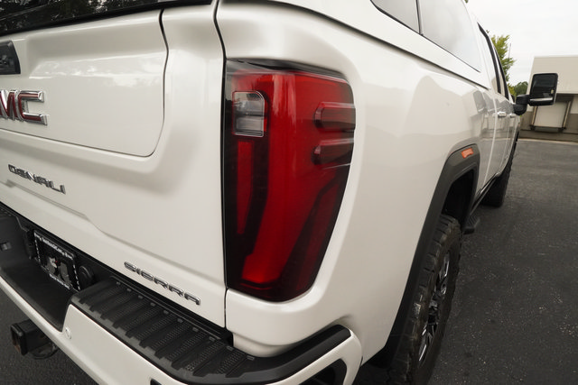 Used 2025 GMC Sierra 2500 Denali w/ Denali Reserve Package AWD/4WD image 35