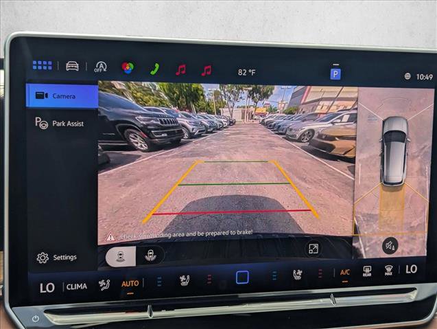Used 2025 Volkswagen Tiguan SEL R-Line AWD/4WD image 14