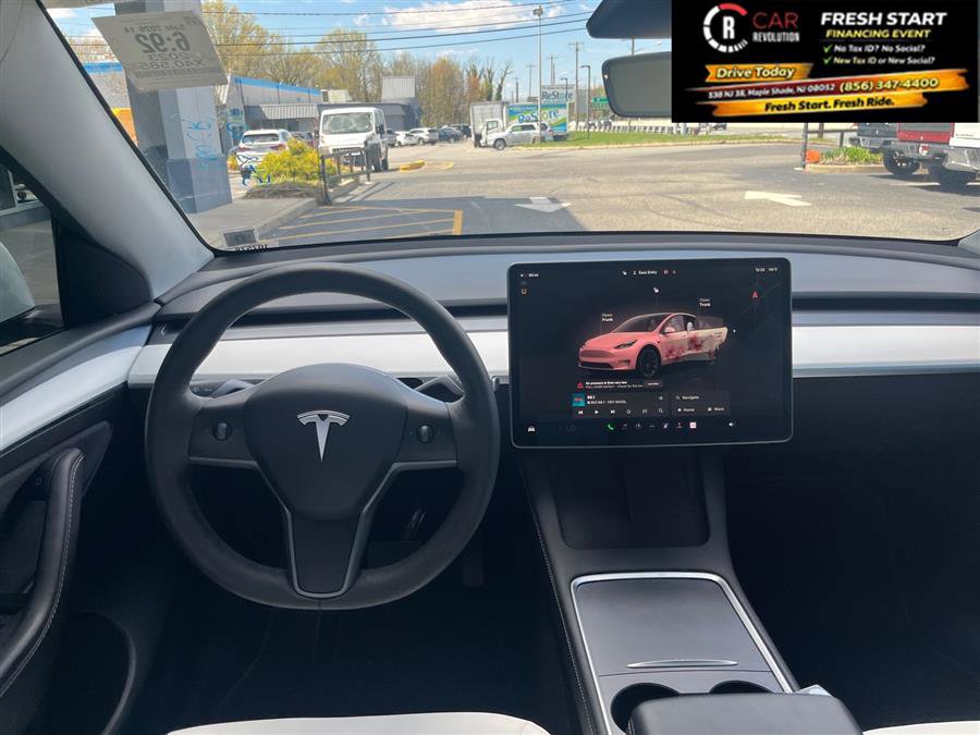 Used 2023 Tesla Model Y Long Range image 32