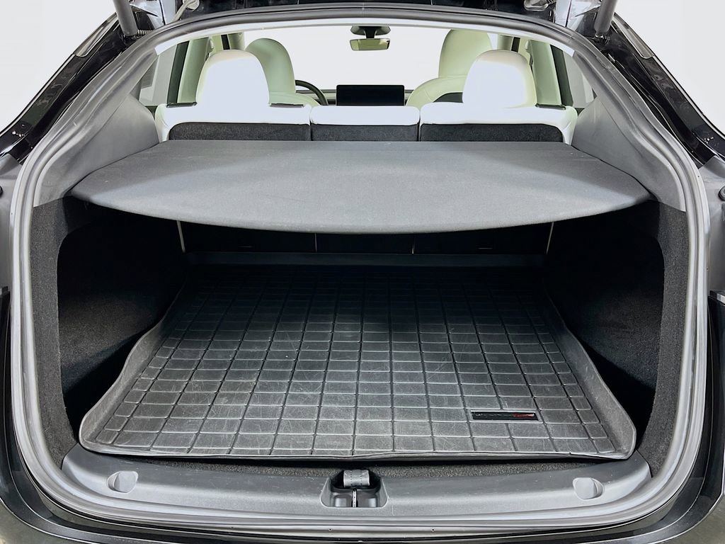 Used 2024 Tesla Model Y Performance image 8