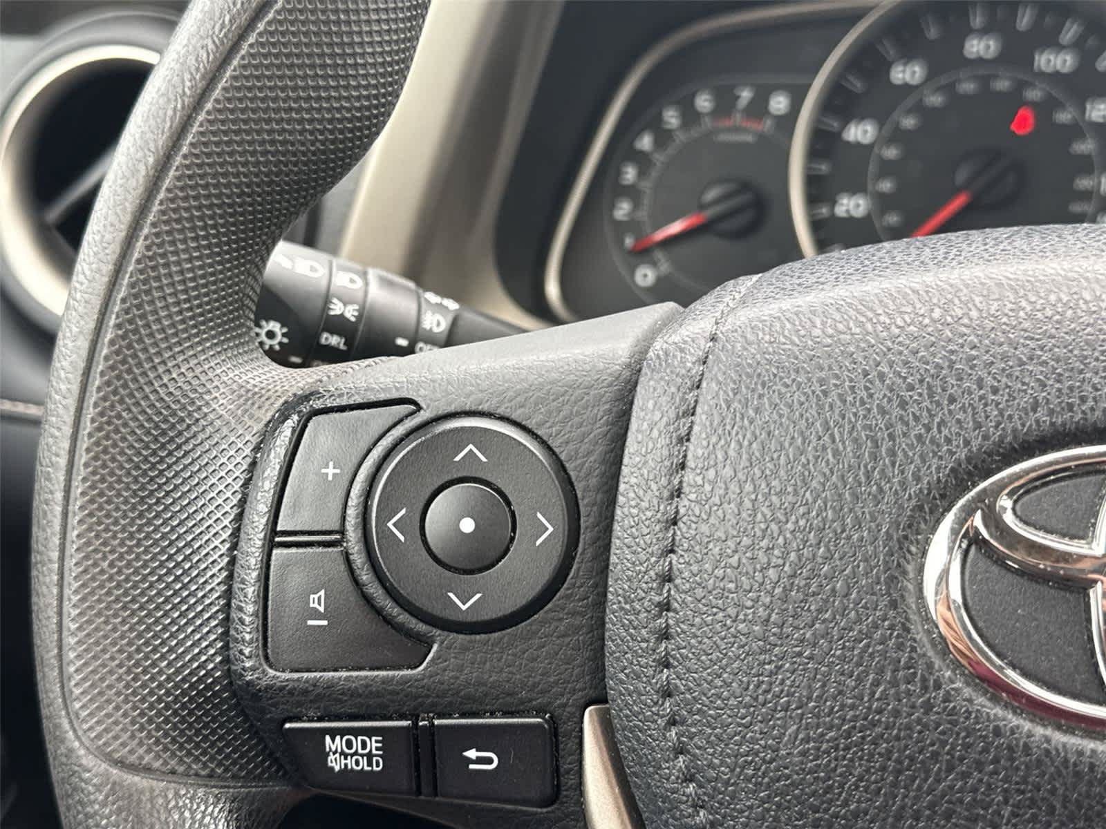 Used 2013 Toyota RAV4 XLE AWD/4WD image 19