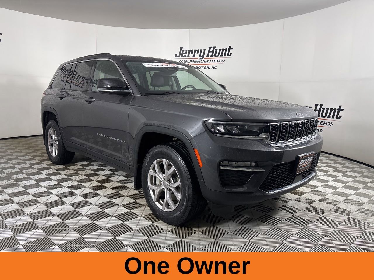 Used 2022 Jeep Grand Cherokee Limited w/ MOPAR Finishing Package AWD/4WD image 4
